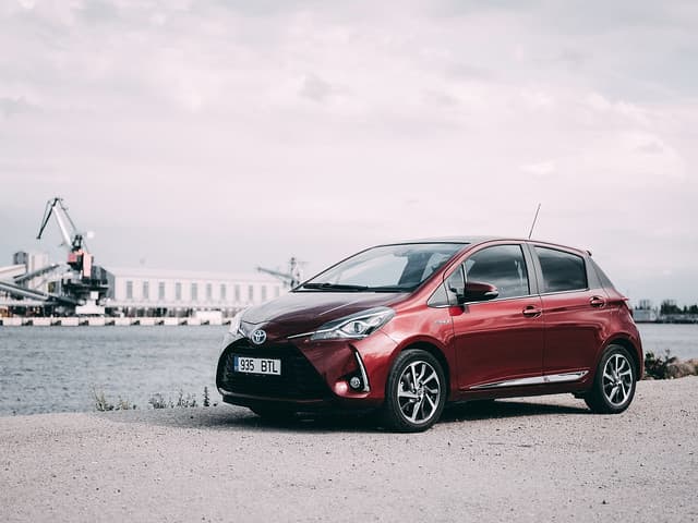 Toyota Yaris Hybrid - Victoria Motor Company