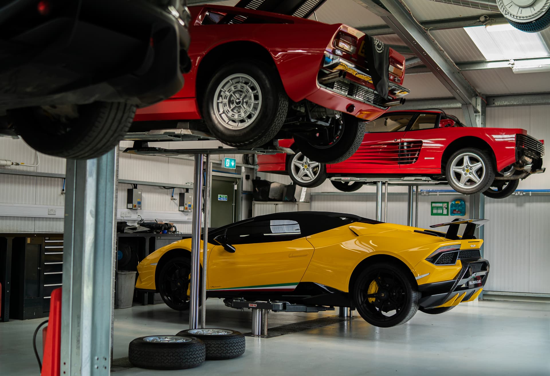 Lamborghini Service Hero - Bell Sport & Classic