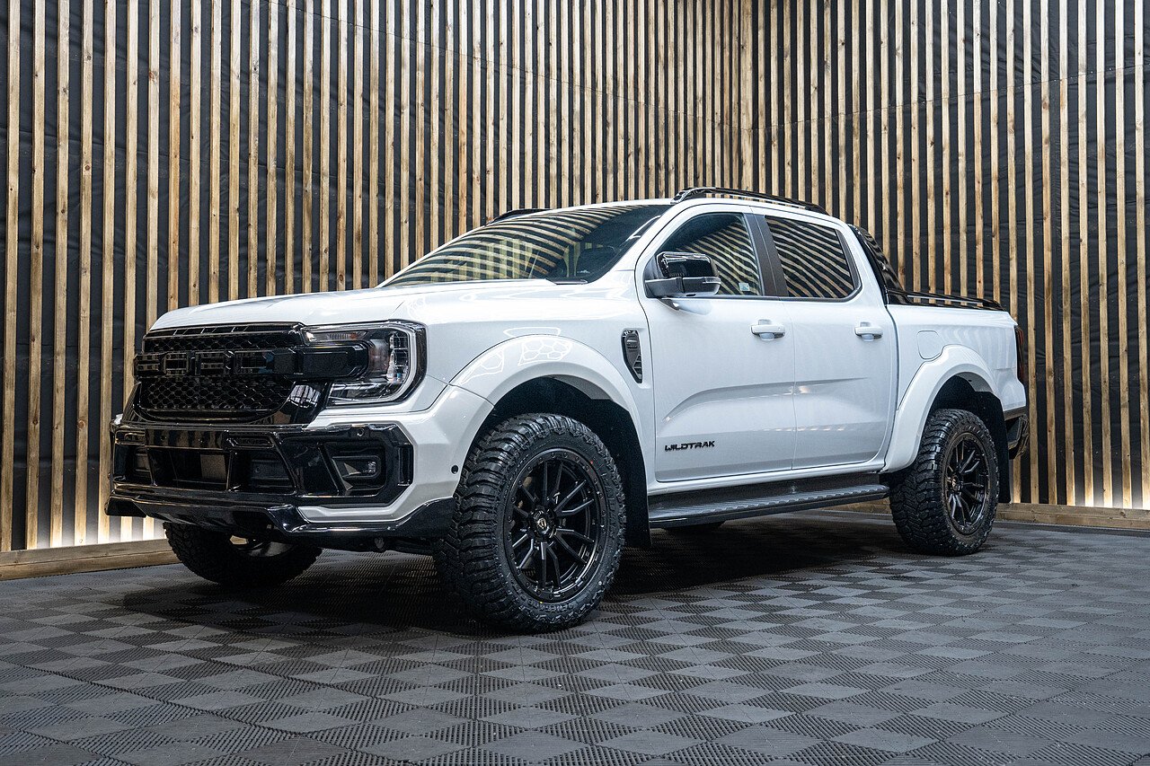 White Ford Ranger Wildtrak - Rampage Vehicles