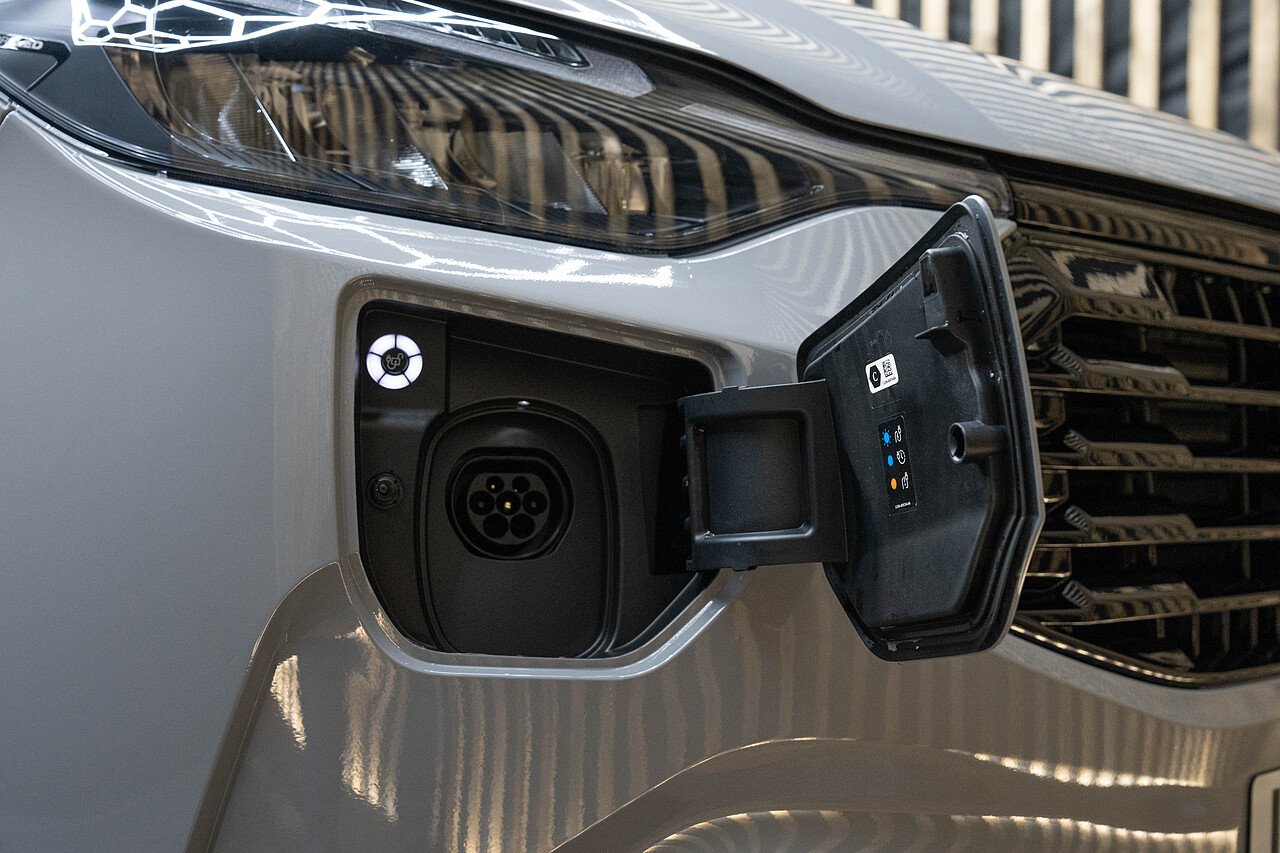 Transit Custom Hybrid Charge Point