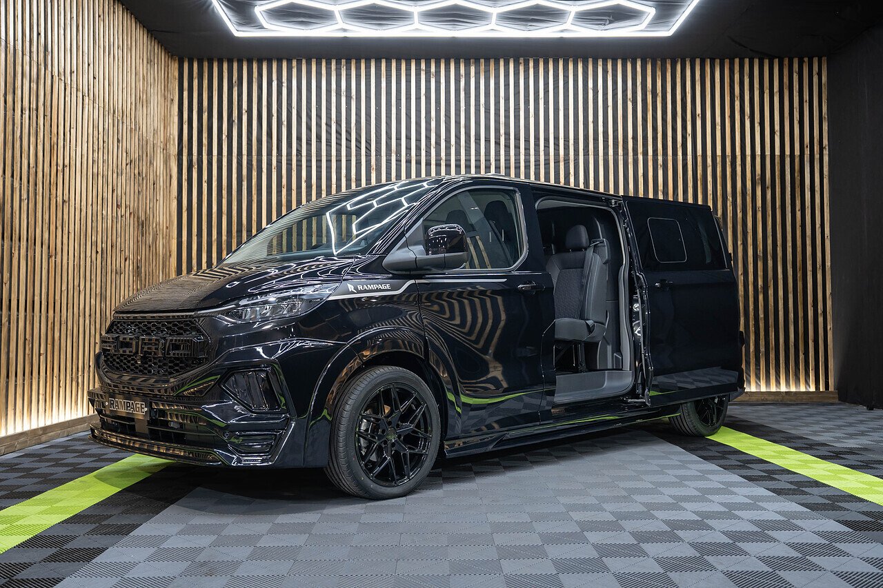 Ford Transit Custom Crew Cab Agate Black - Rampage Vehicles