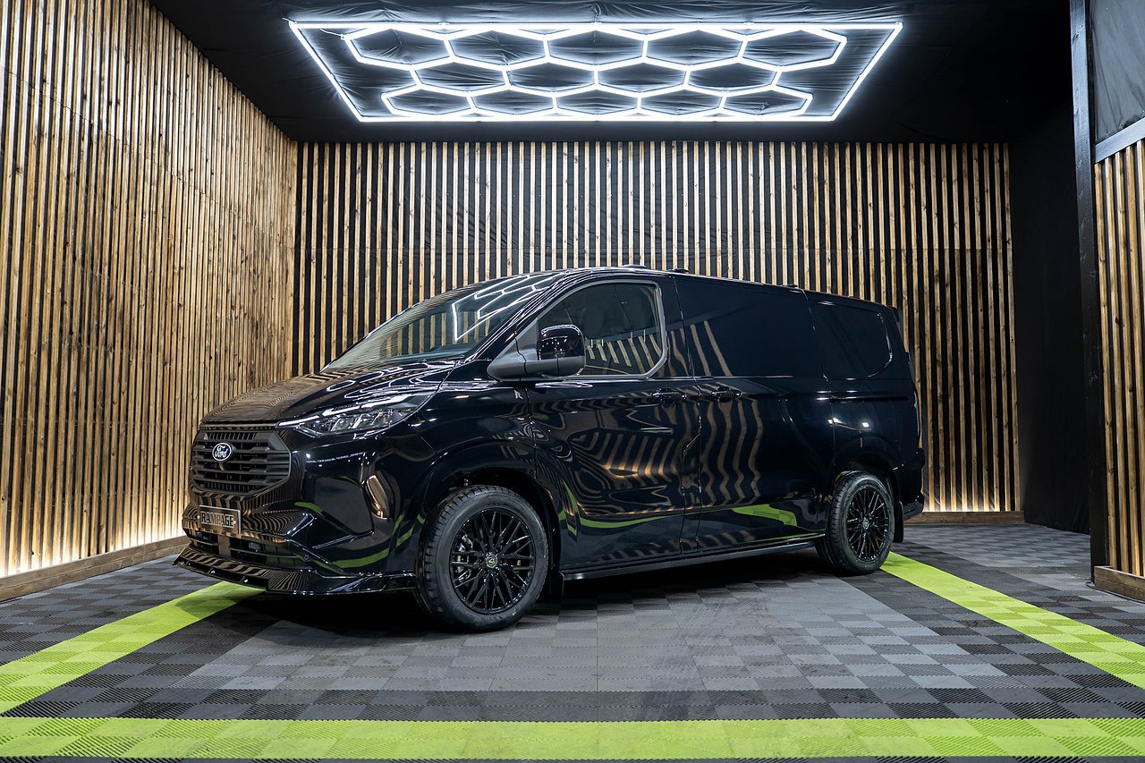 Black Ford Transit Custom Phev