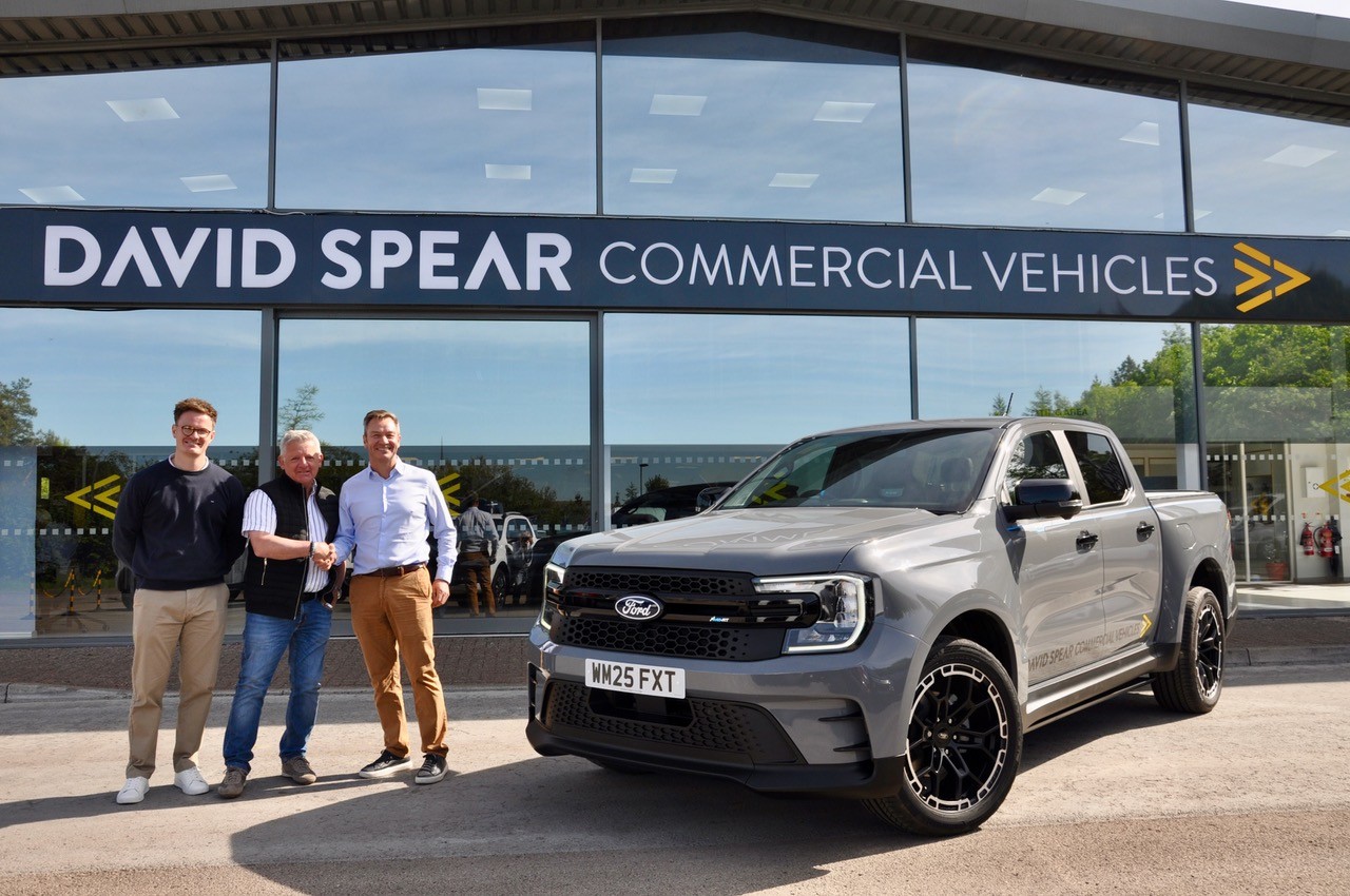 David Spear Commercial Vehicles Returns as Official Vehicle Supplier to the Nicky Grist Stages