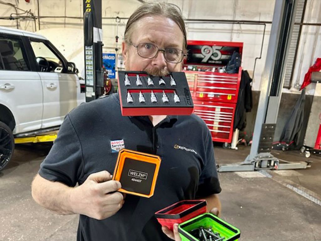 Magnetic trays and Torx bits