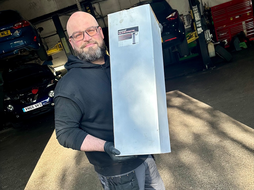 Fluid Extractor