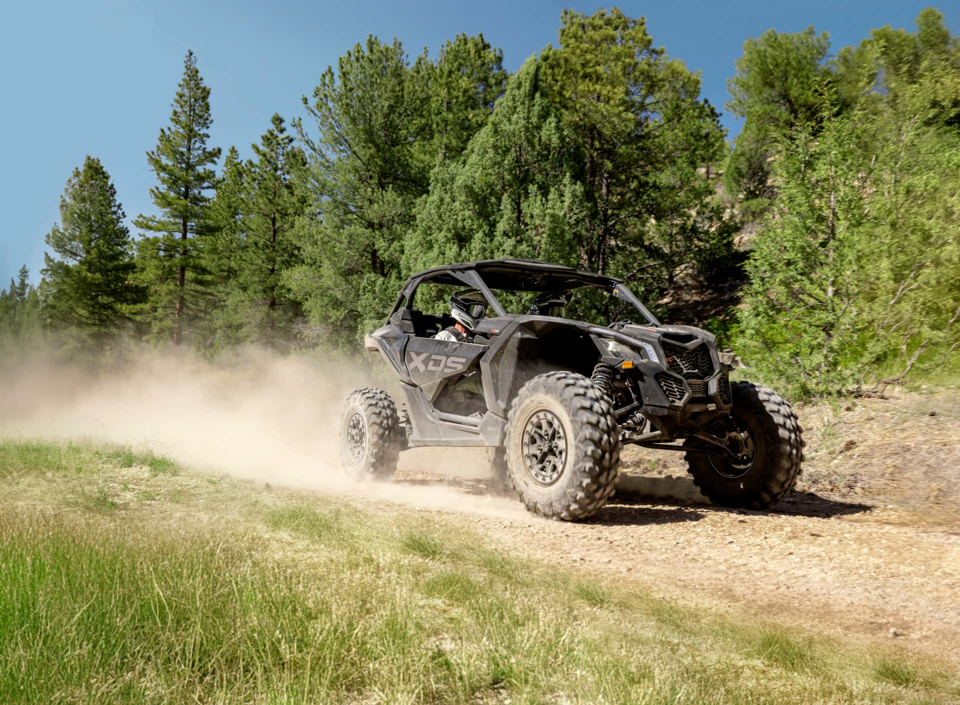 Orv My25 Mavx3 X Ds Sas Turbo Rr Tripleblack Action Dm1a0698 Rgb (1) (1) - Road and Range LTD