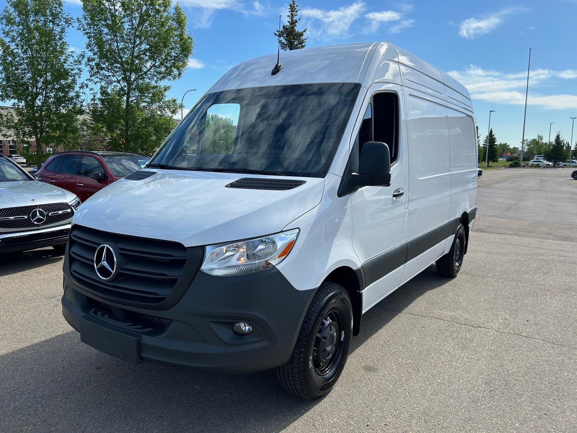 Navigating the 2025 UK Van Market: Trends and Insights