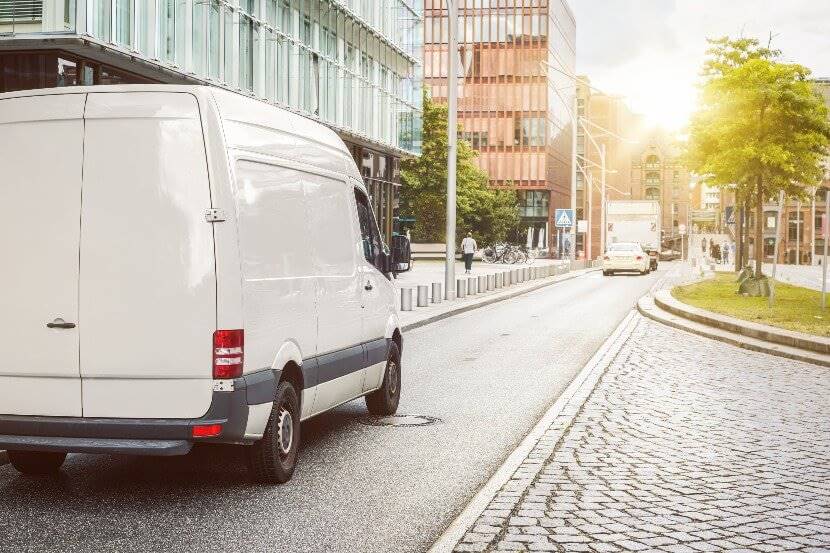 Upgrading from Personal to Commercial Use: Licence &amp; Tax Tips for UK Drivers