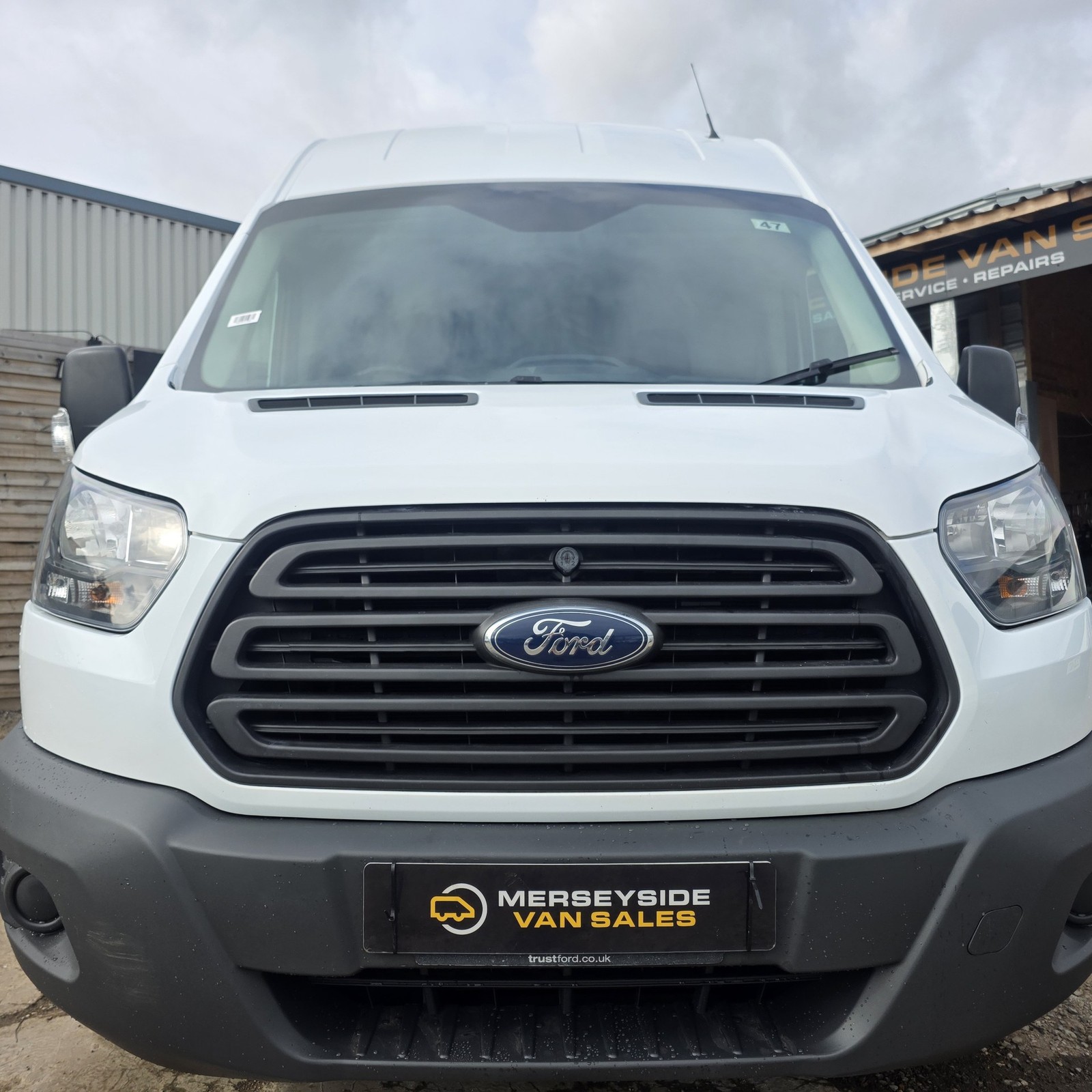 Why Buying from a Family-Run Van Dealer Makes All the Difference 🚐✨