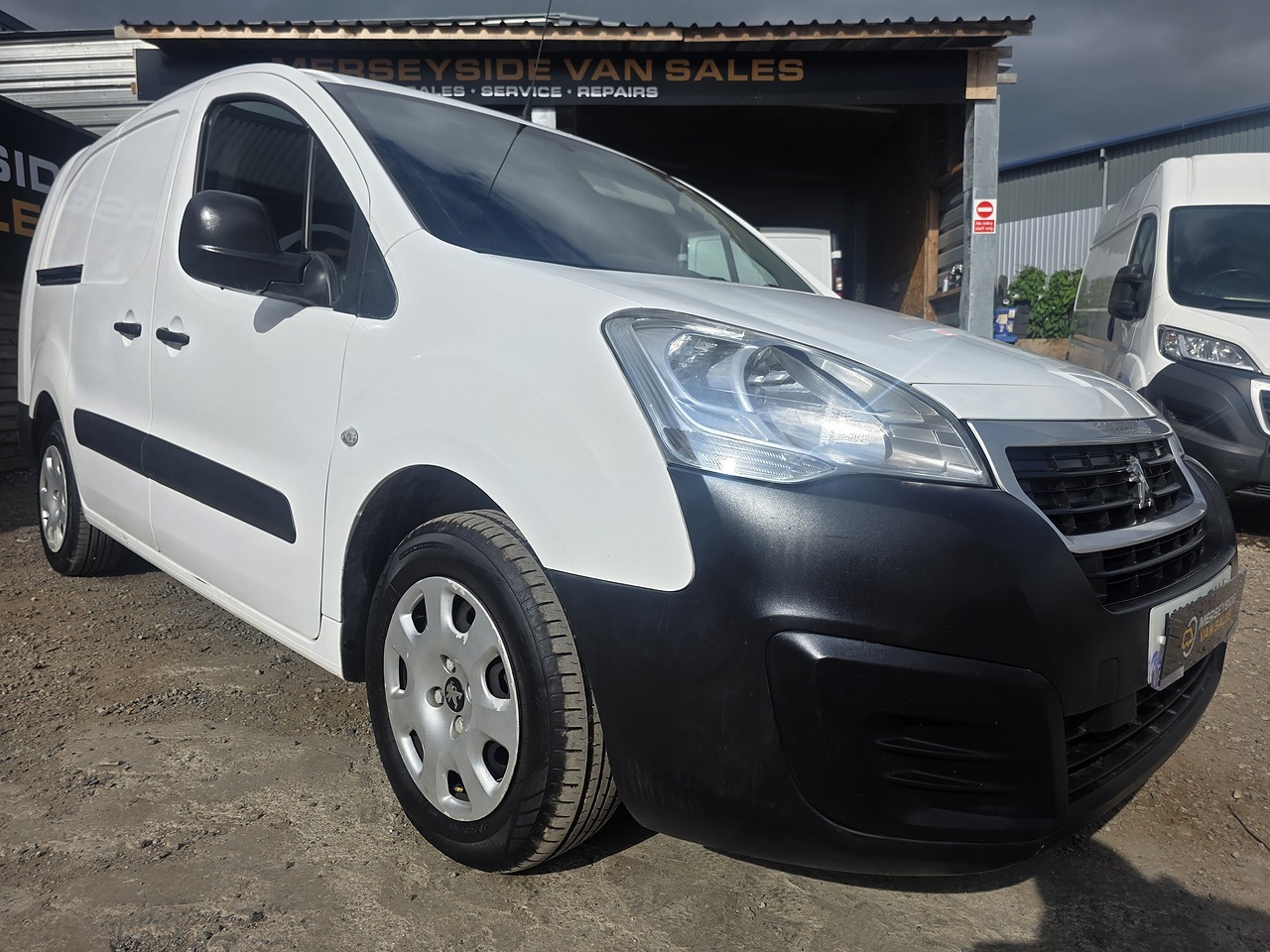 Peugeot Partner crew van on the forecourt at our Merseyside sales site