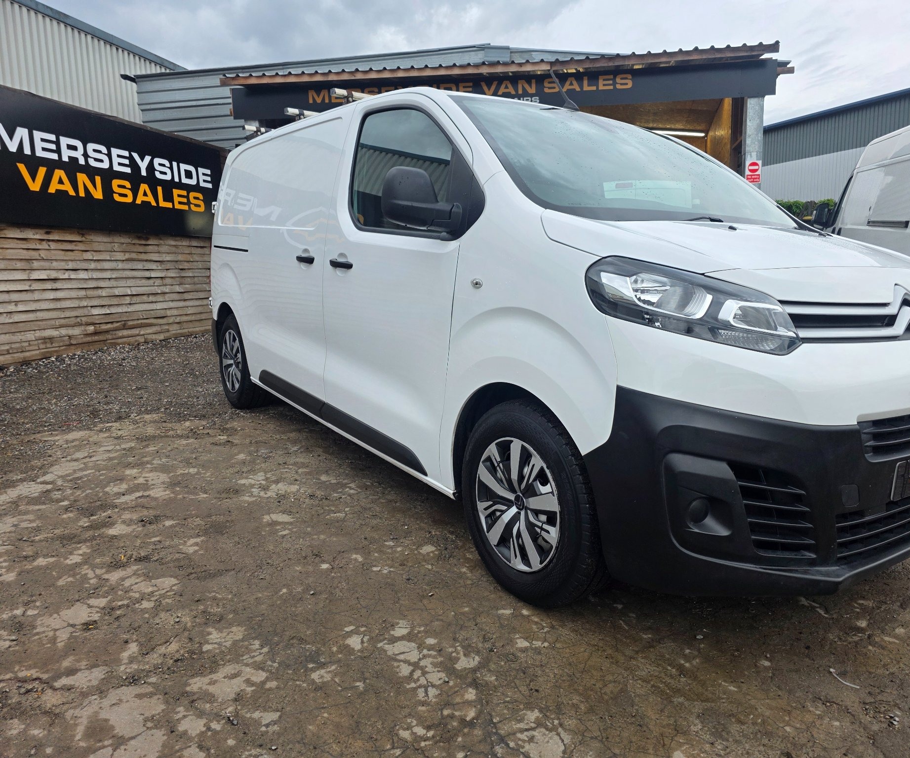 Citroen Dispatch medium panel van on the forecourt at our sales site