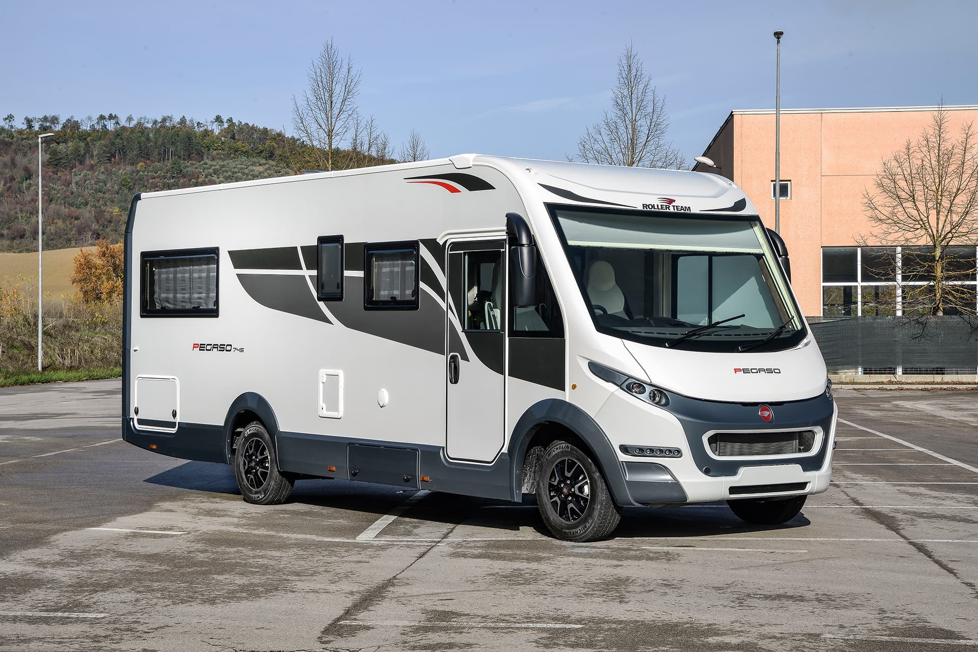 Pegaso 745 Rt Pegaso 745 Uk 001 (1) - Tottington Motor Company