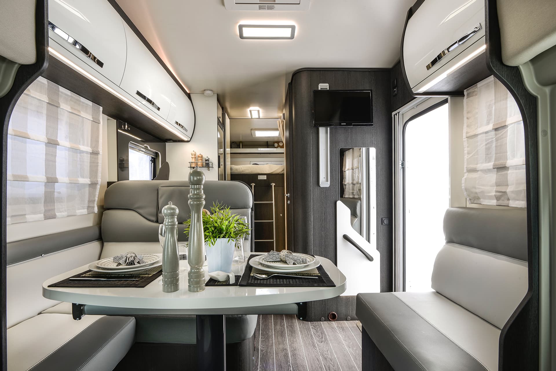 Zefiro Sport Main Interior 1 (1) - Tottington Motor Company