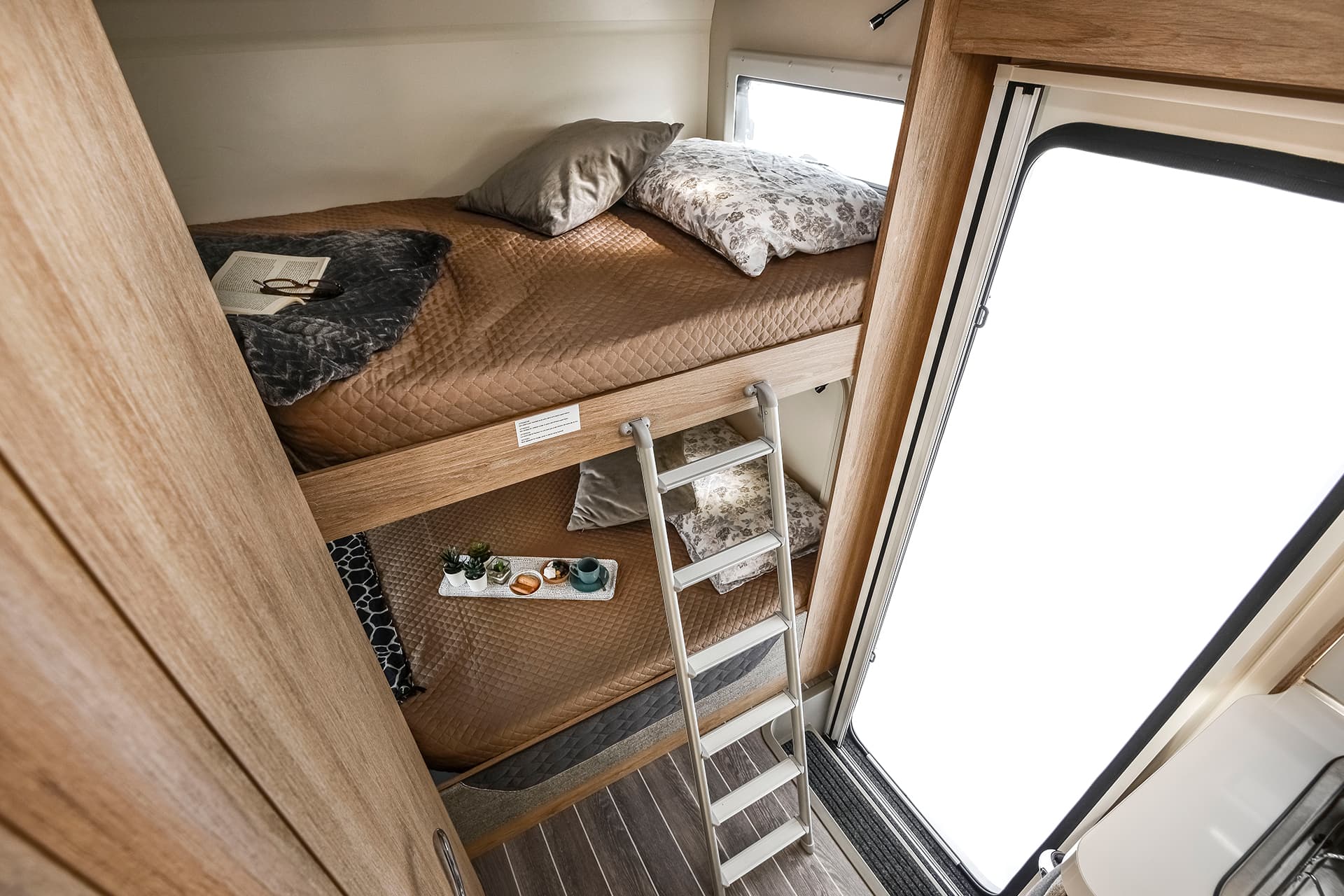 Rt Autoroller 707 Rear Bunk Beds Landscape (1) - Tottington Motor Company