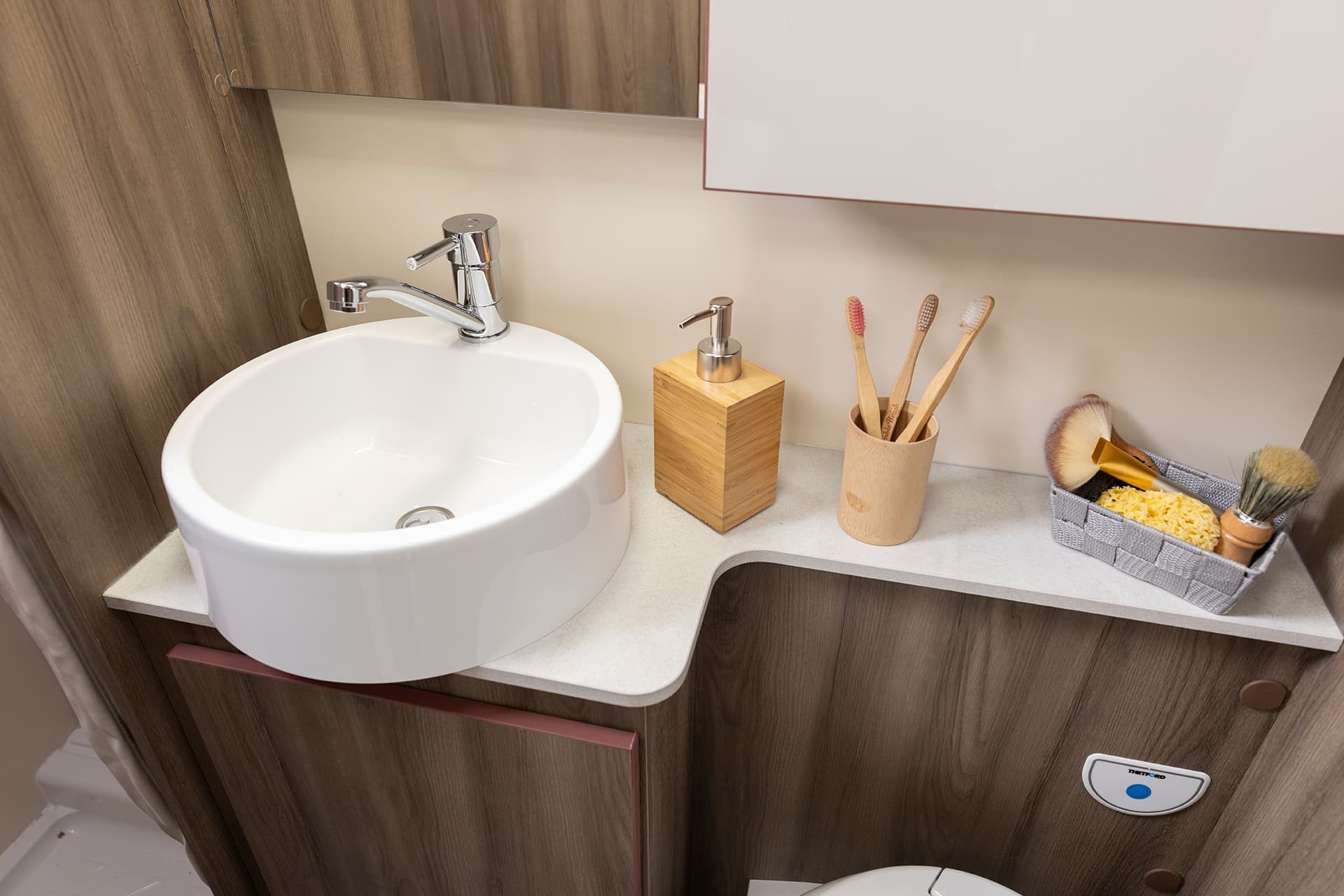 Kronos Compact 590 Bathroom Landscape (1) - Tottington Motor Company