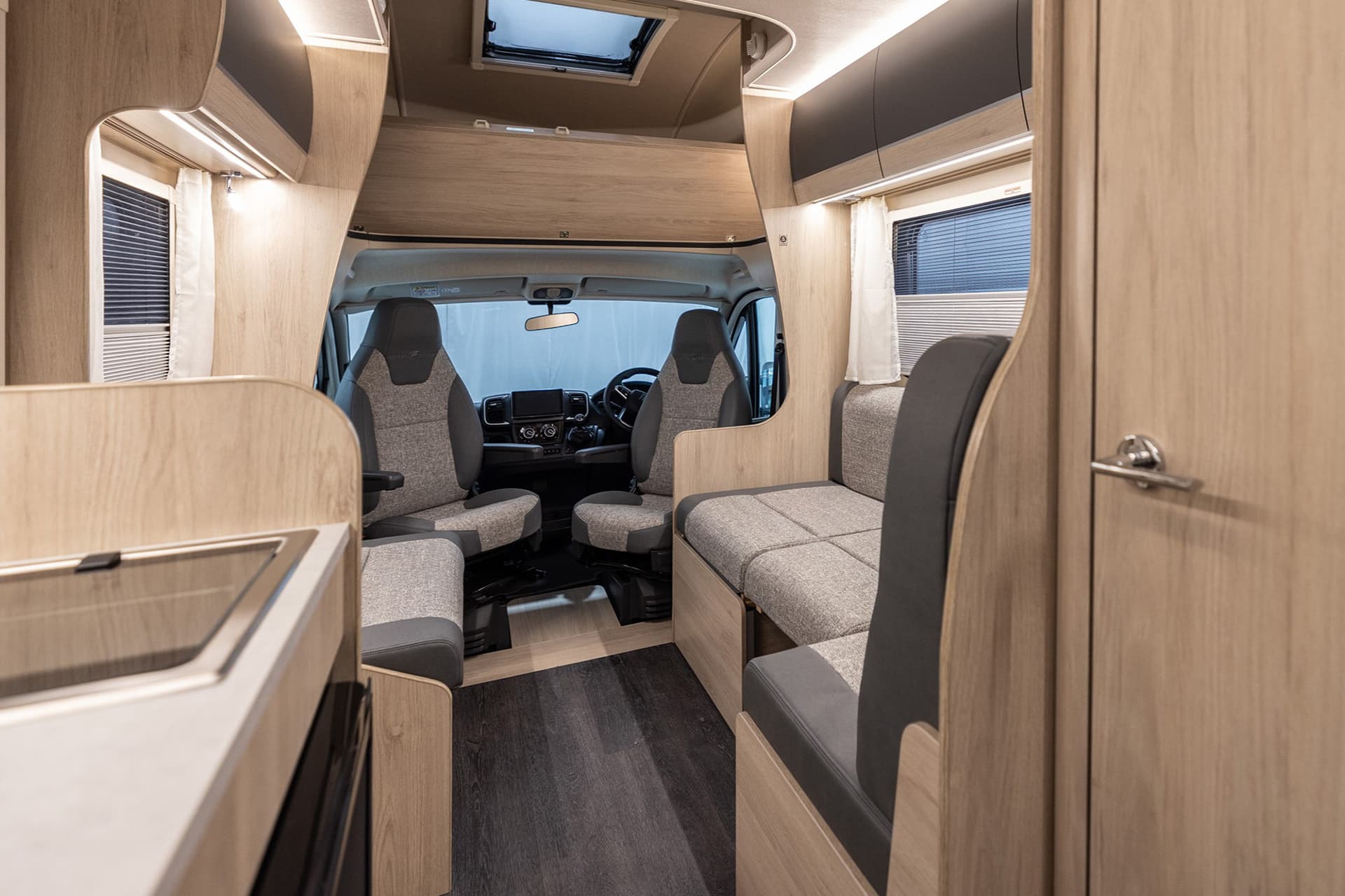 Expedtion C72 Main Interior 1 (2) - Tottington Motor Company