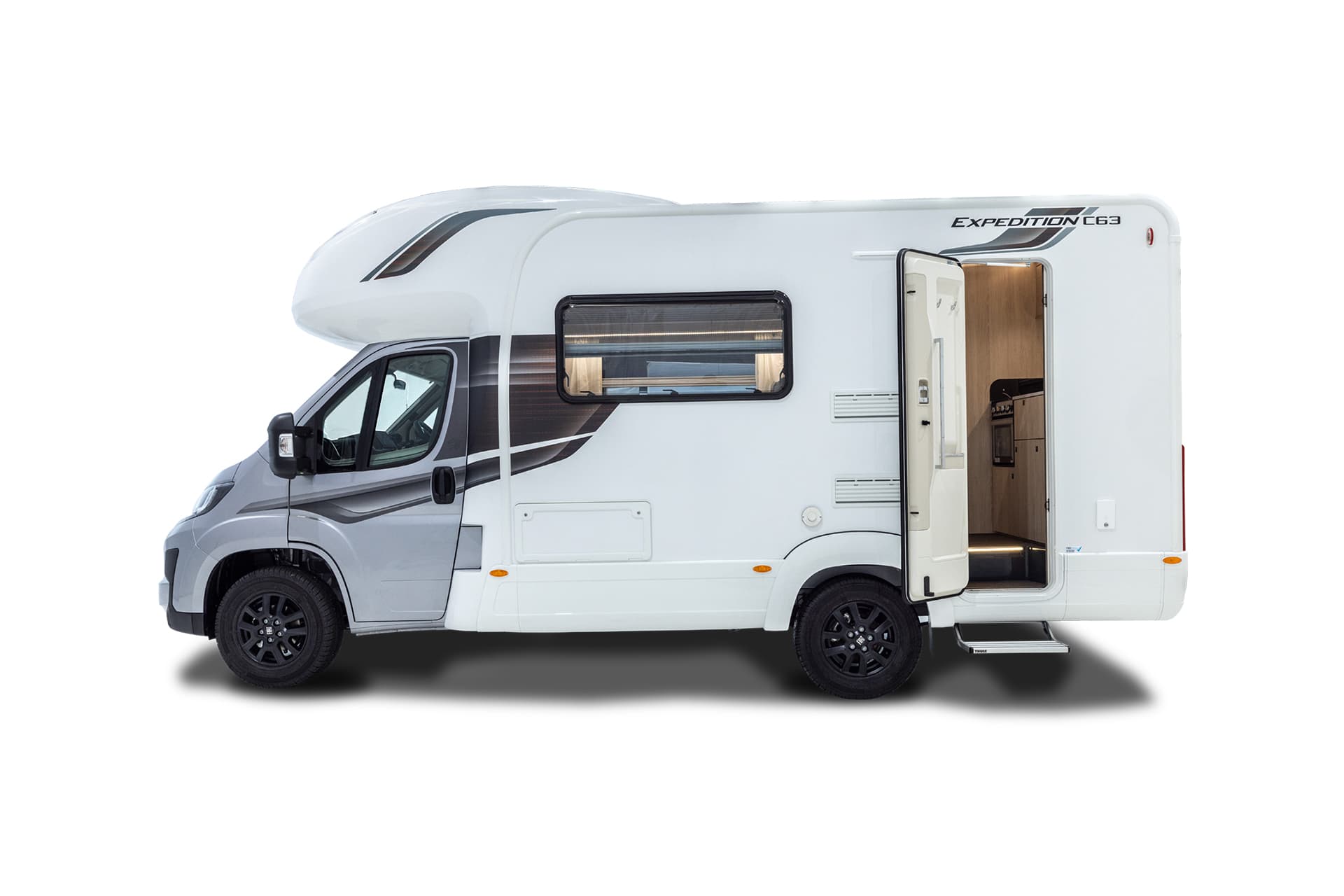 Expedtion C63 Side (1) - Tottington Motor Company