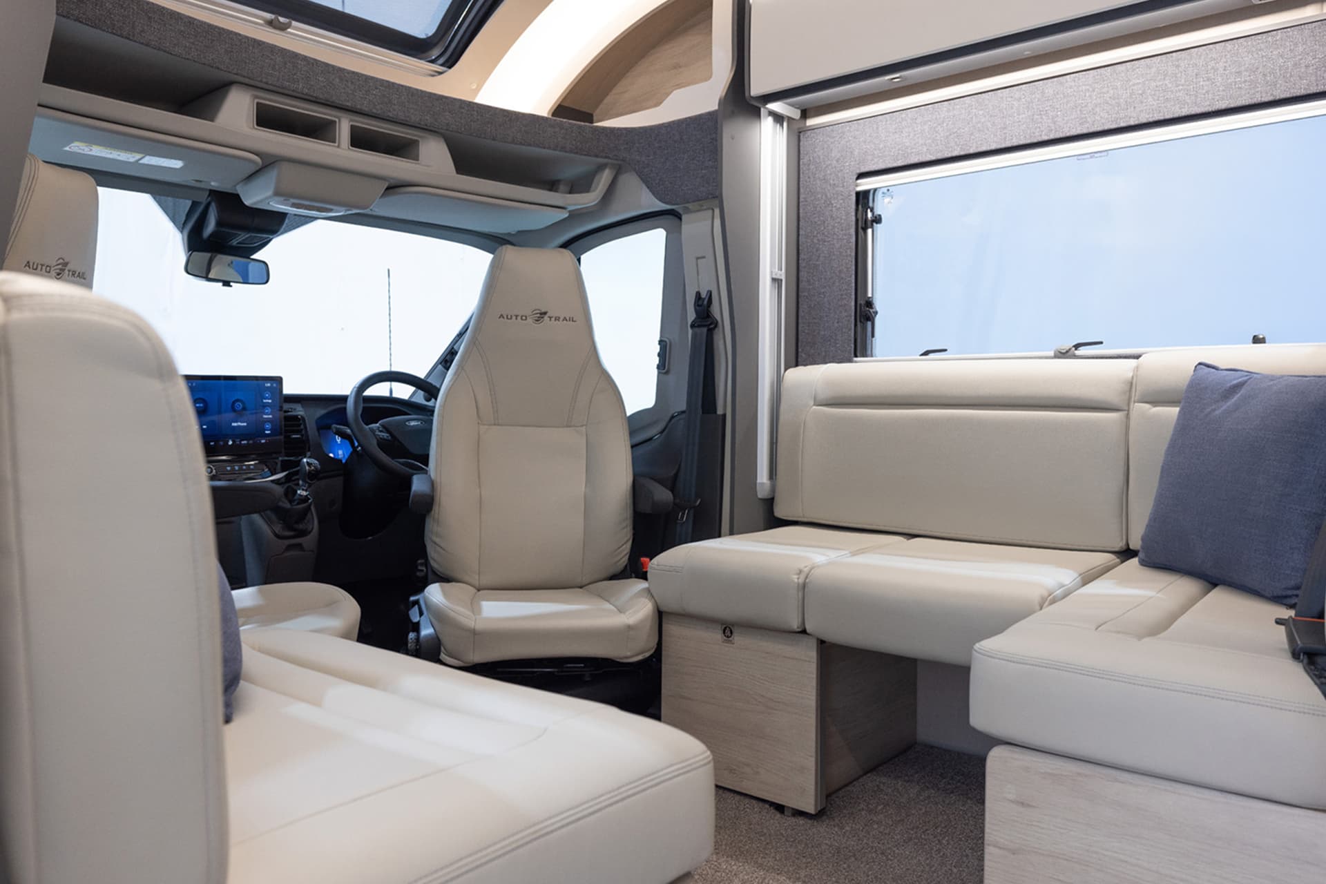 F Line 70 Main Interior 1 (1) - Tottington Motor Company