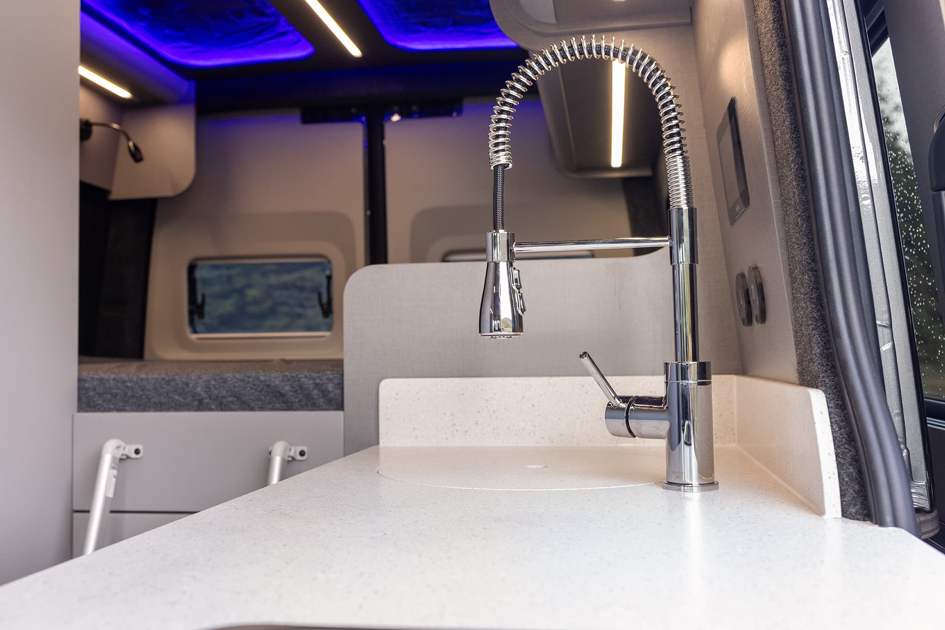 Tmc Bespoke Crafter Kitchenette Bed - Tottington Motor Company
