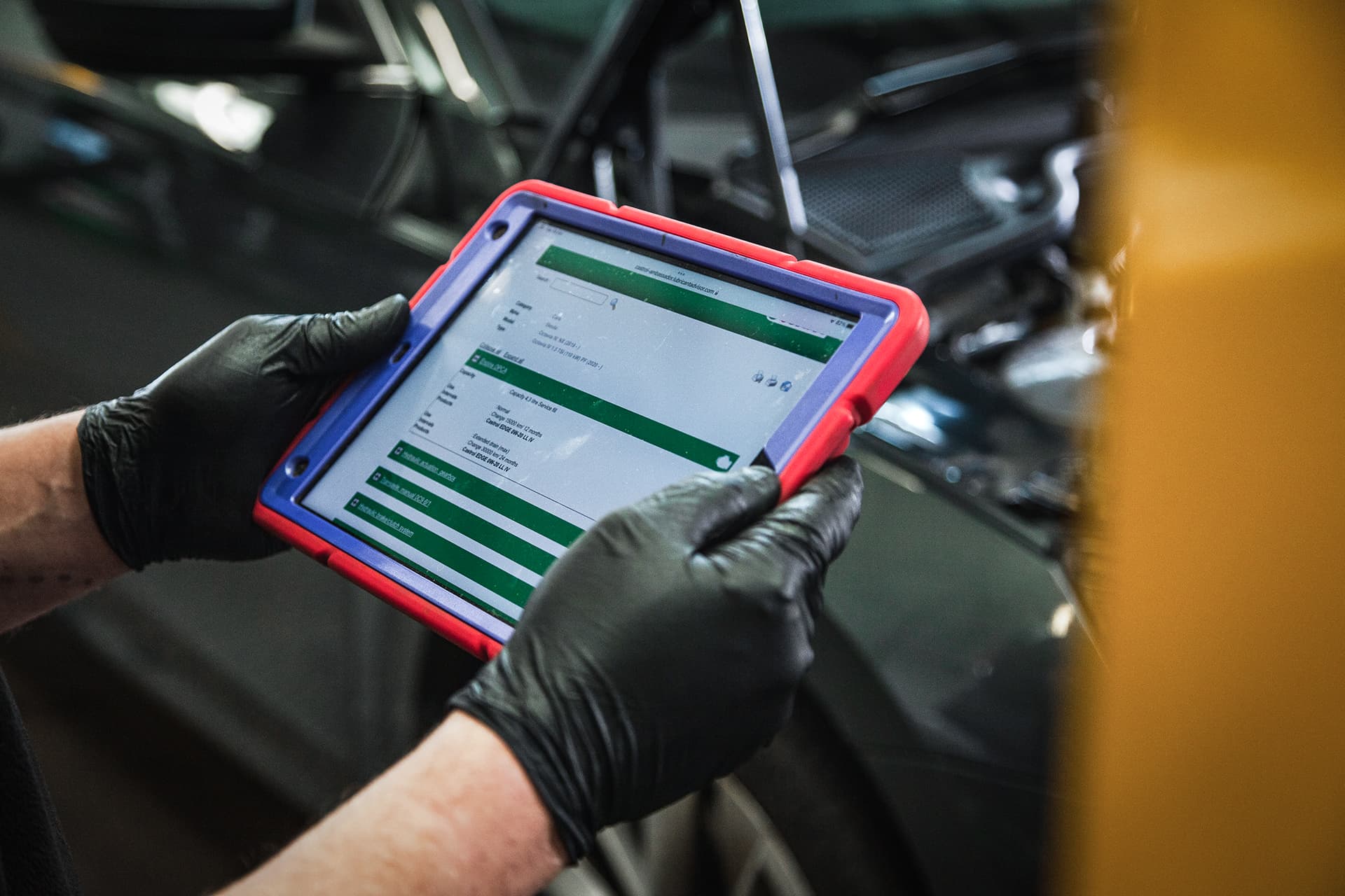 Tmc Servicing Castrol Tablet Hero Or Body For Web (1) - Tottington Motor Company