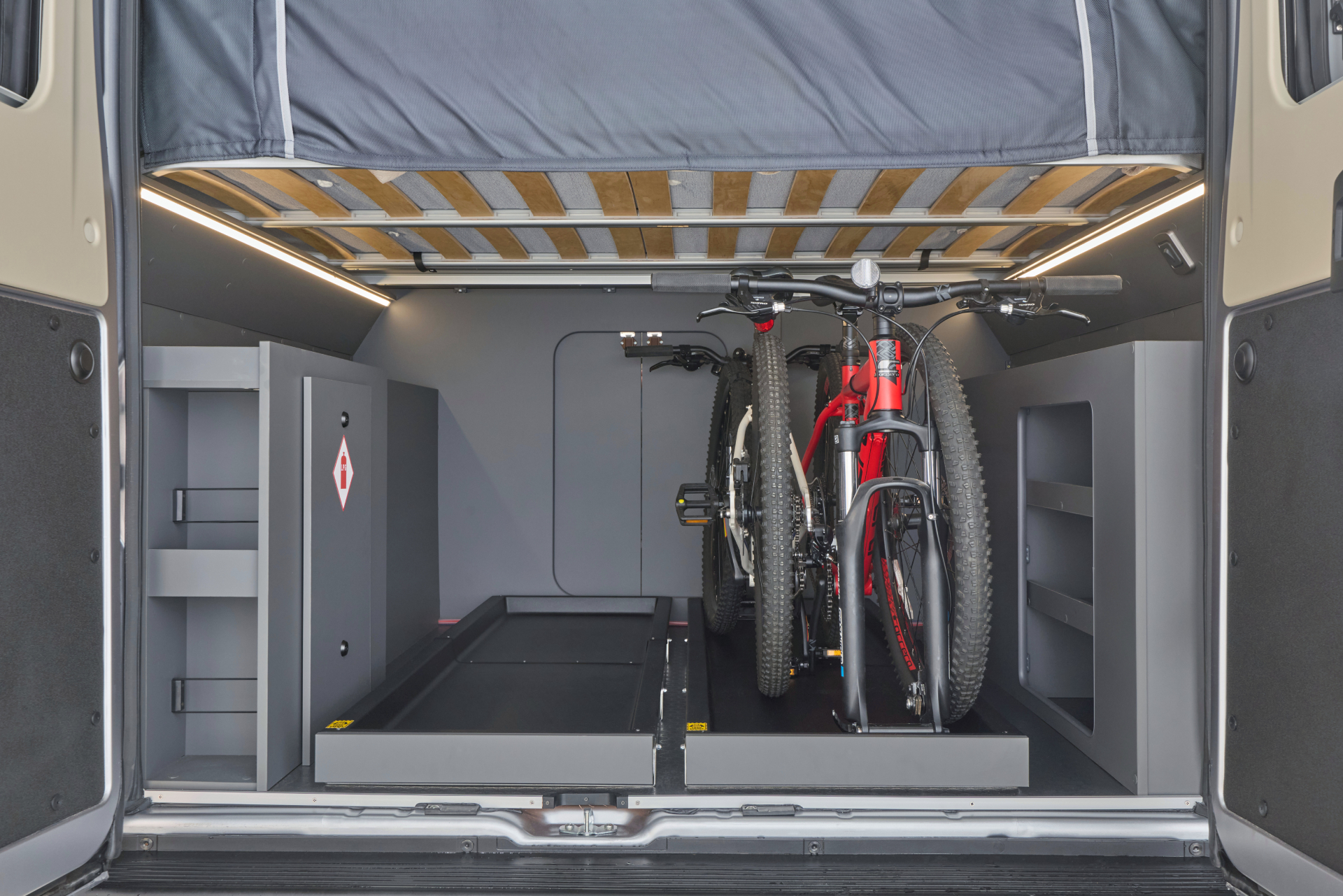 Expedition 68xl Storage Landscape - Tottington Motor Company
