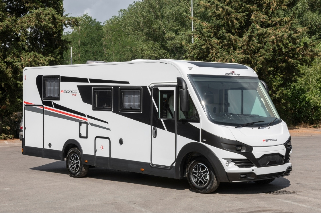 Roller Team Pegaso 740 - Tottington Motor Company