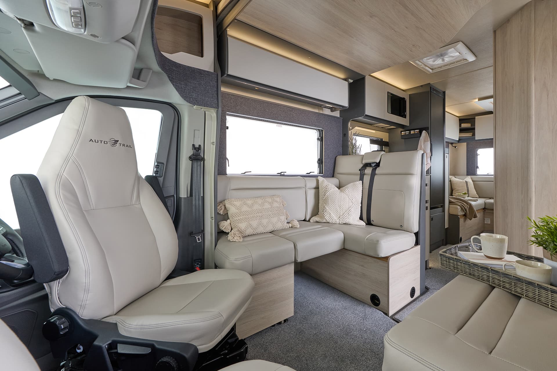 F72 Main Interior (1) - Tottington Motor Company
