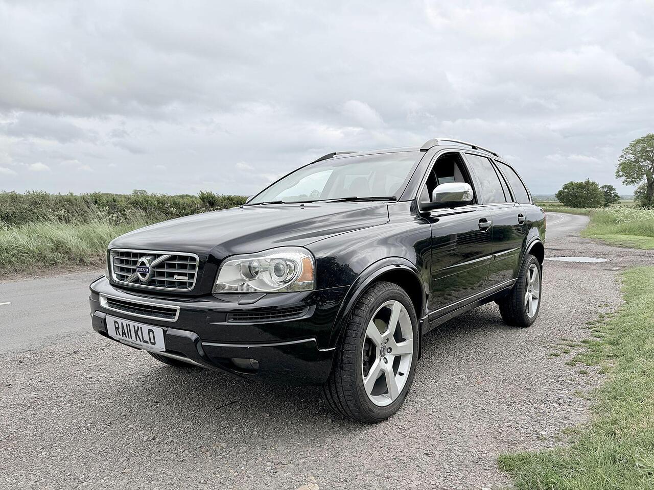 Does the Volvo XC90 V8 both bark and bite?