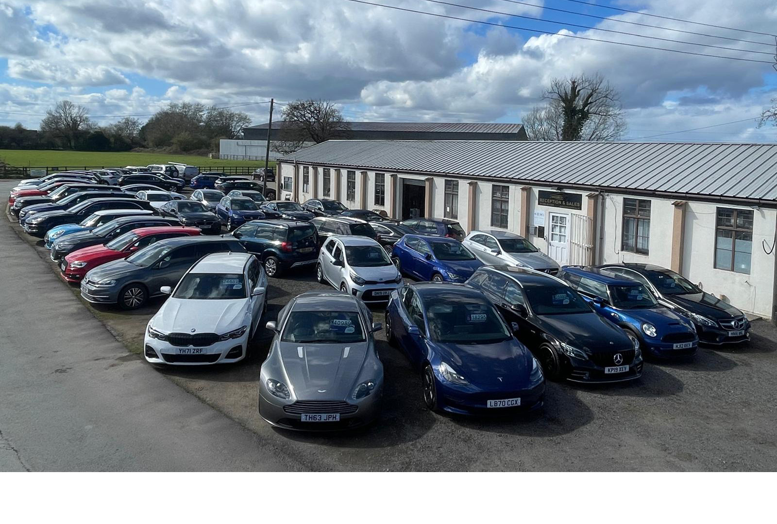 Gold Cars Forecourt Copy - Gold Cars Ltd