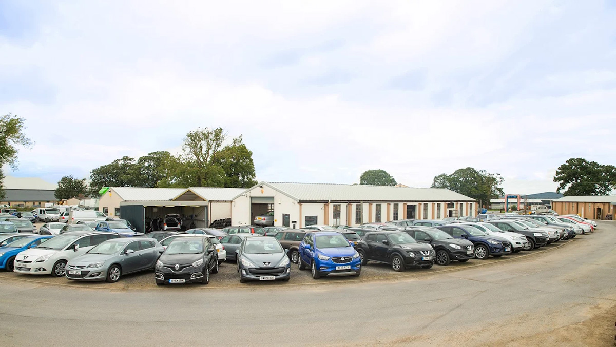Cars Outside Premises 1 - Gold Cars Ltd