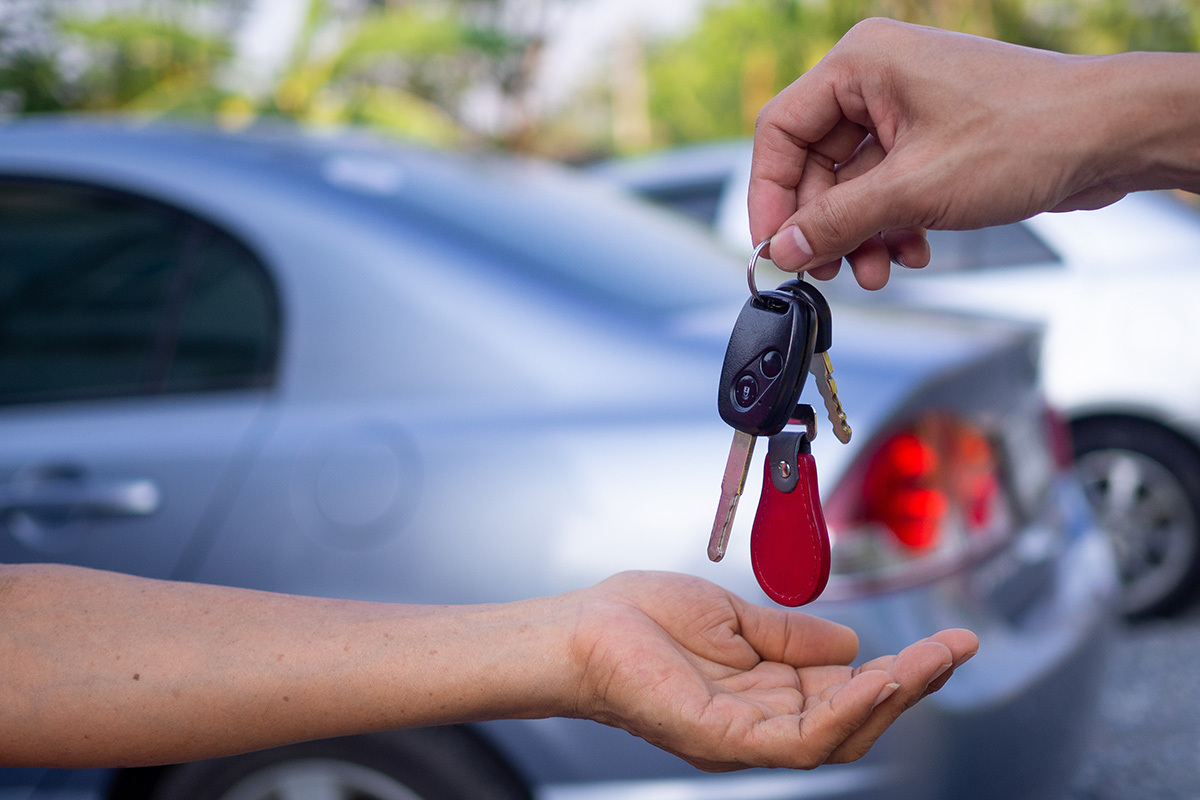 Sales Agencies Are Selling Cars And Giving Keys To New Owners. S - Gold Cars Ltd