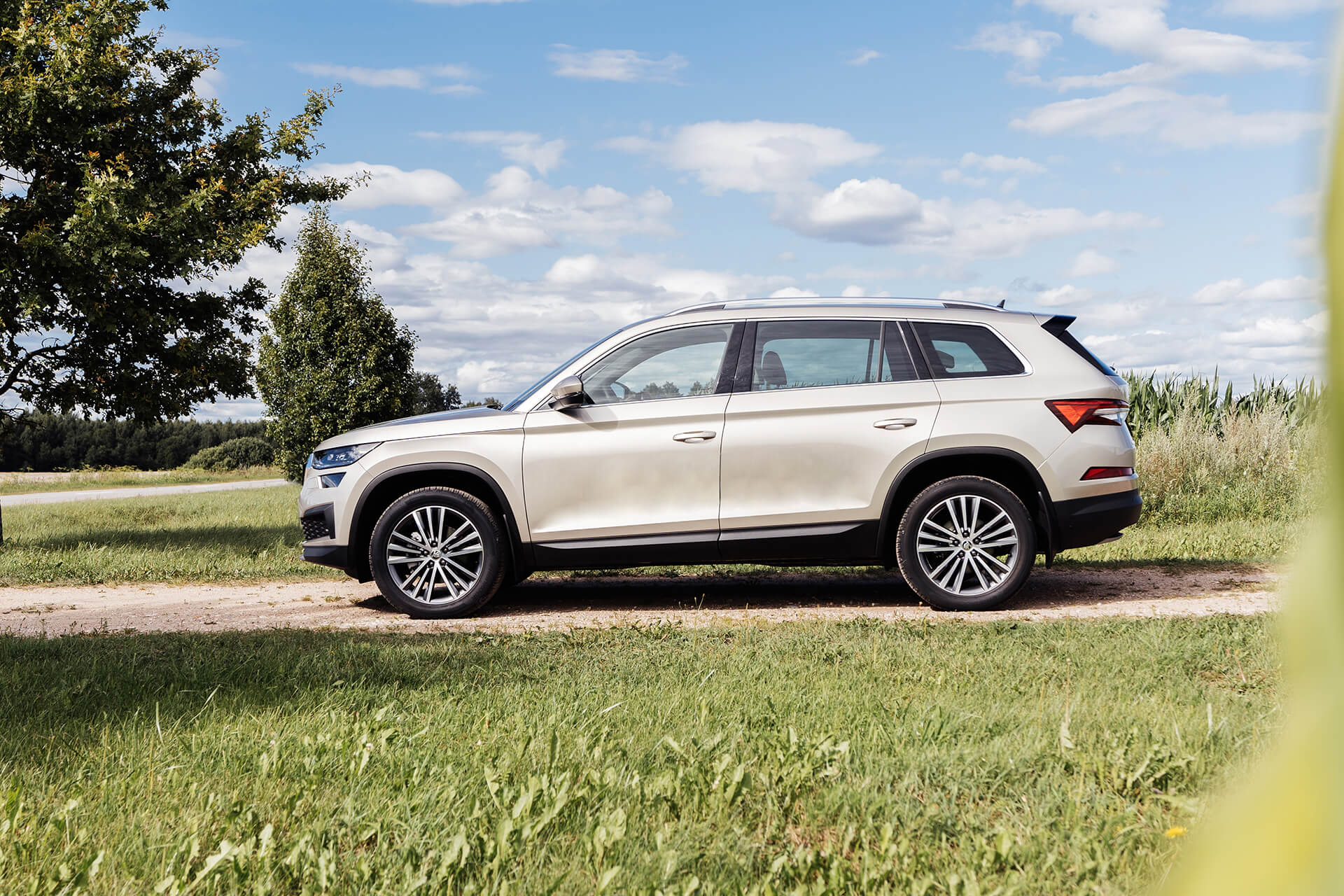 Clarion Cars Hero Or Body Image 9 - Clarion Cars