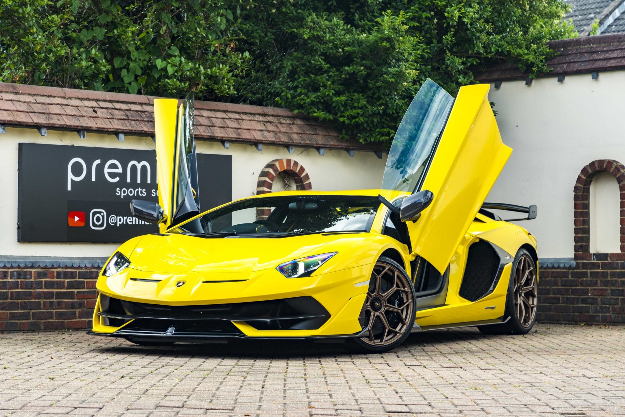 Reliable Luxury Cars - Premier Sports Solutions