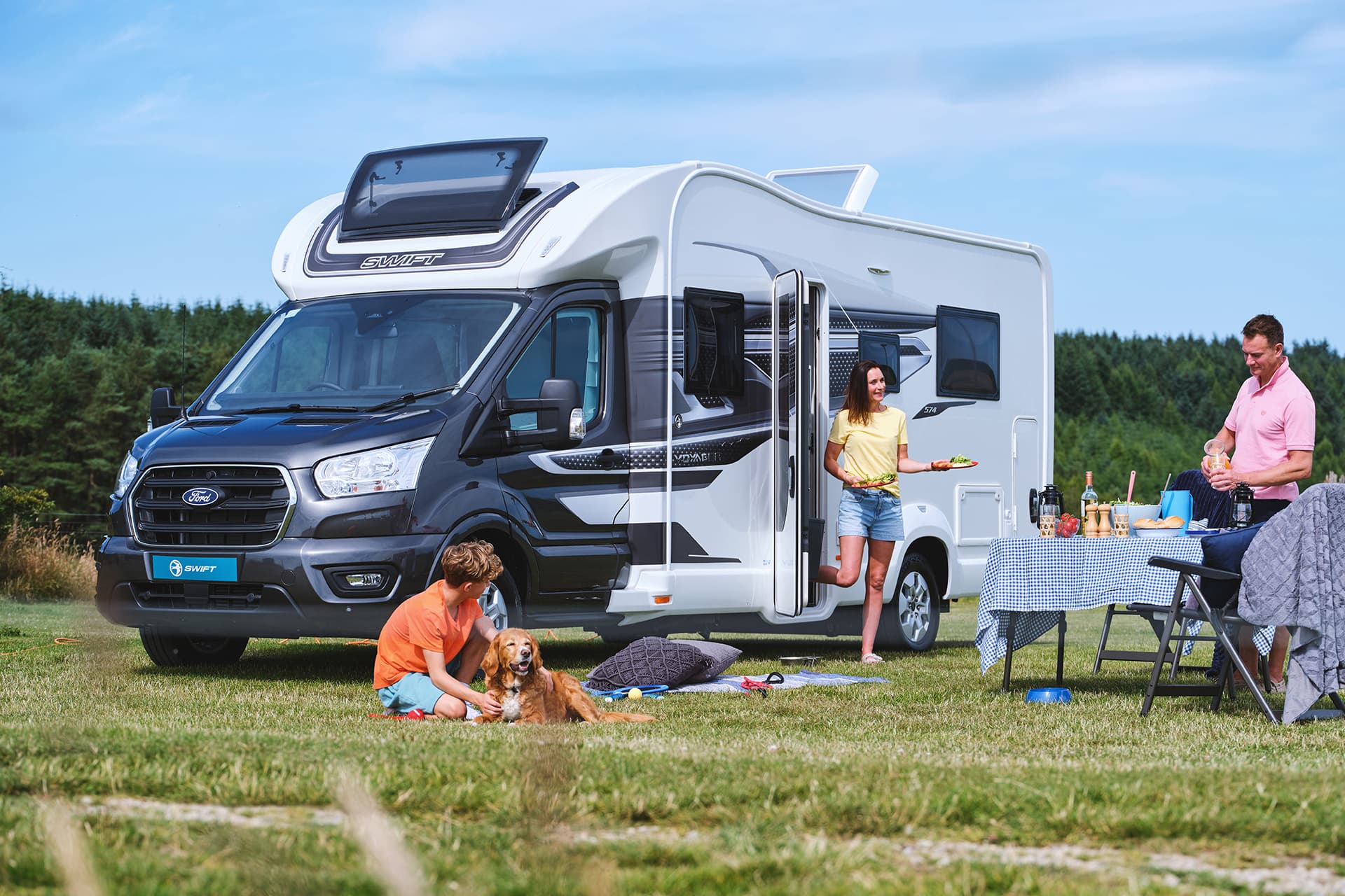 Voyager Exterior Lifestyle 26 (1) - Tamar Caravans & Motorhomes