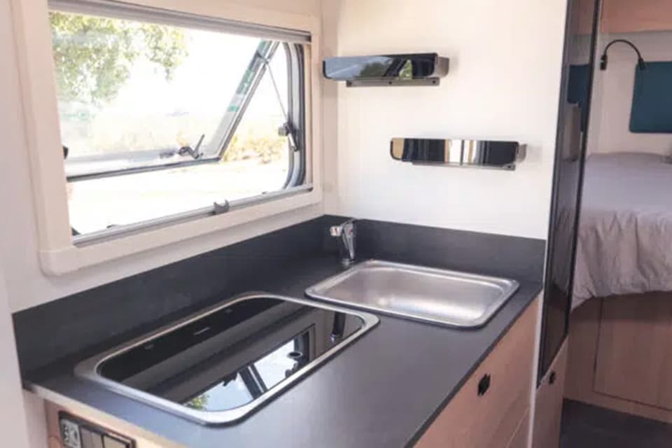 Motorhome 75t Gallery 8 (1) - River Motorhomes