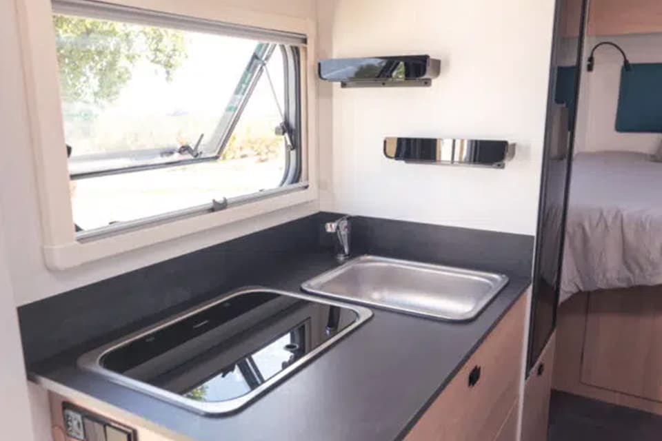 Motorhome 70q Gallery 6 (1) - River Motorhomes