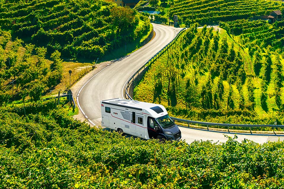 P740fc Video Placeholder (1) - River Motorhomes