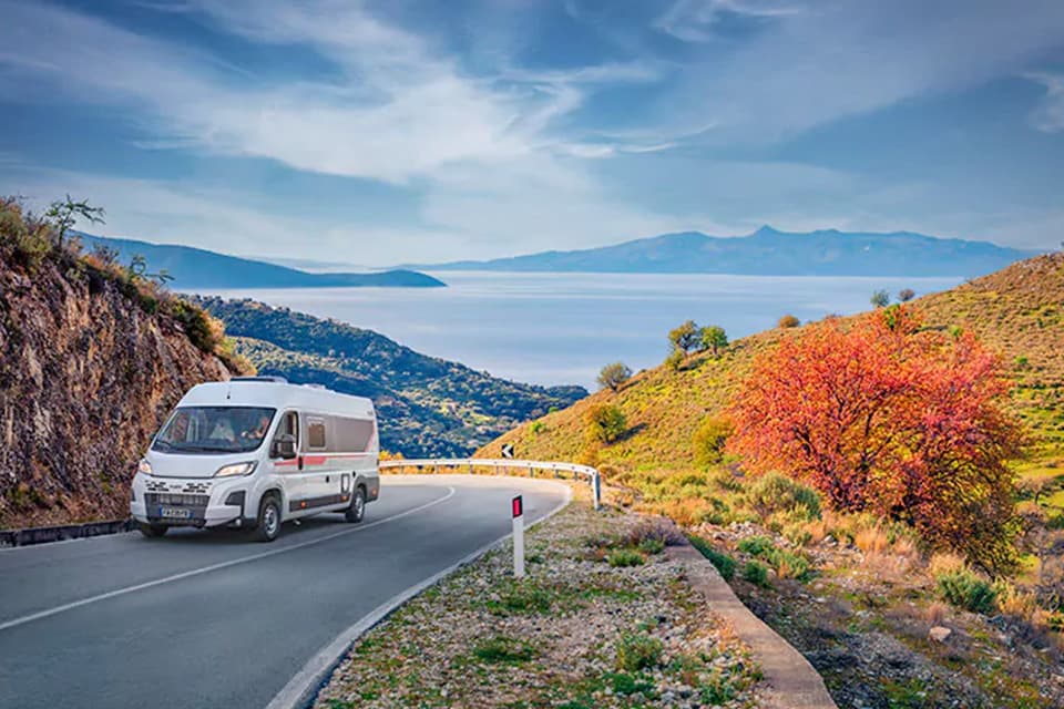 V630s Gallery 7 (1) - River Motorhomes