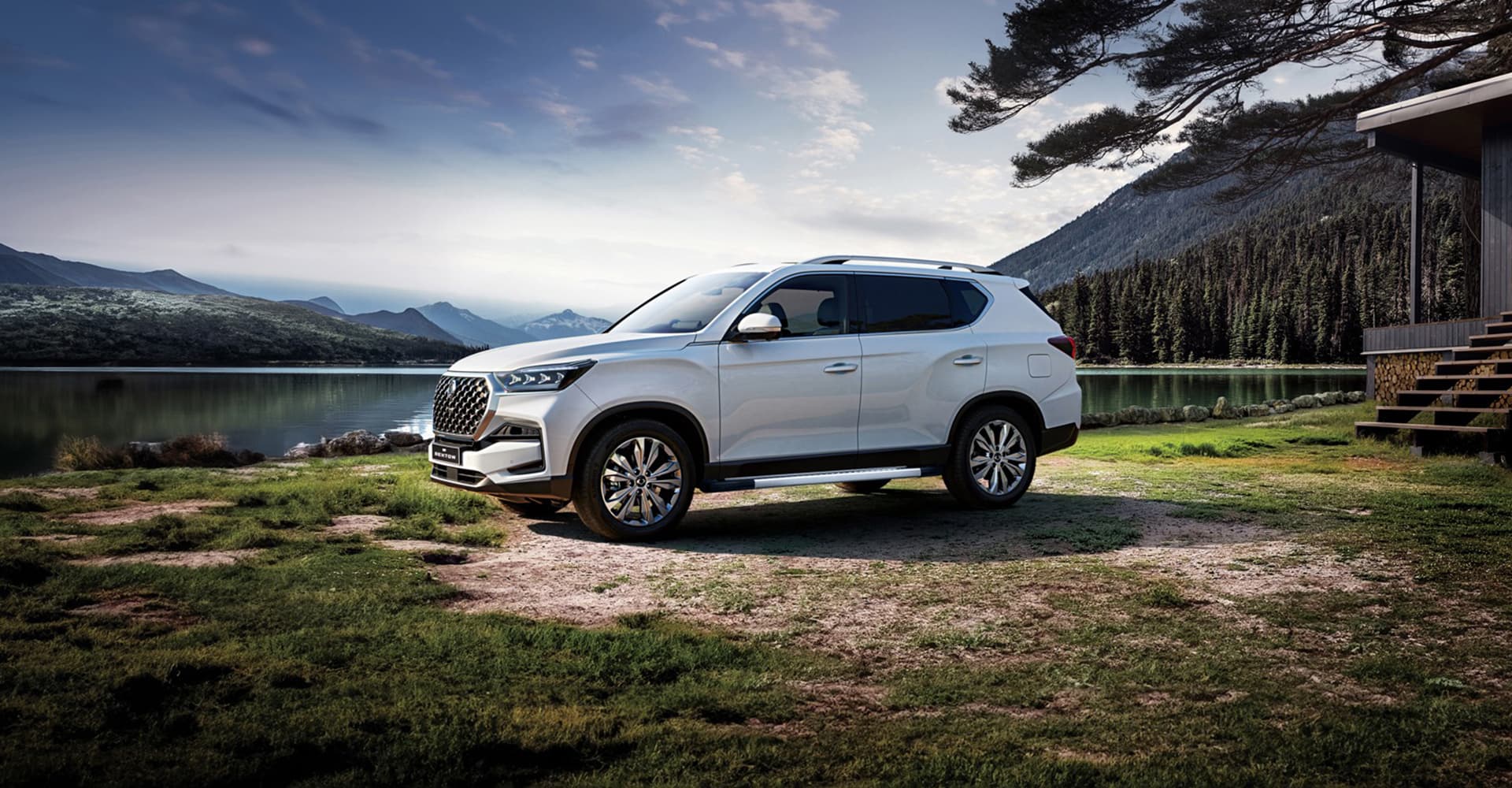 Rexton Model Page Hero 1 (1) - Station Garage Motor Group