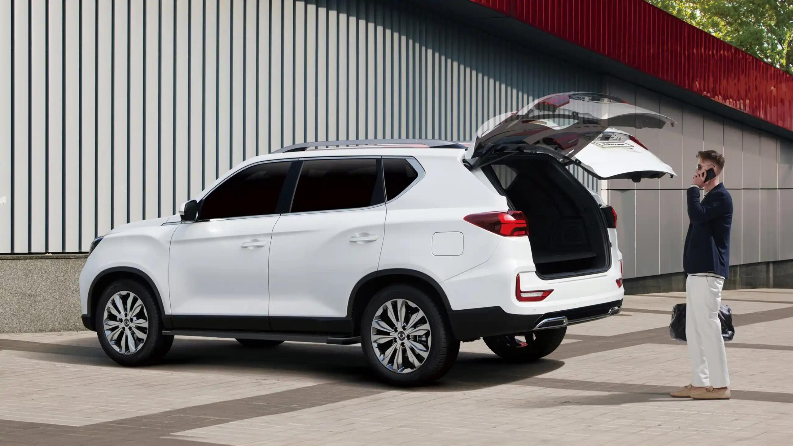Kgm Rexton Overview Space Hero New - Station Garage Motor Group