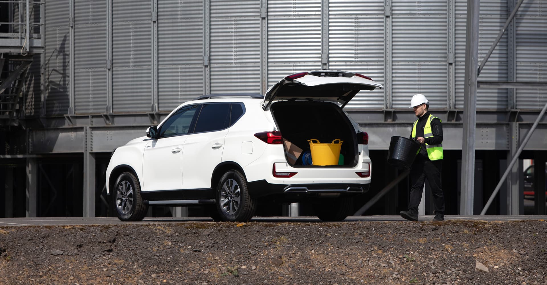 Rexton Commercial Model Page Hero 4 (1) - Station Garage Motor Group