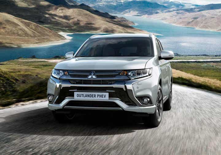 Outlander Phev 2018 White - Station Garage (Grampian) Ltd