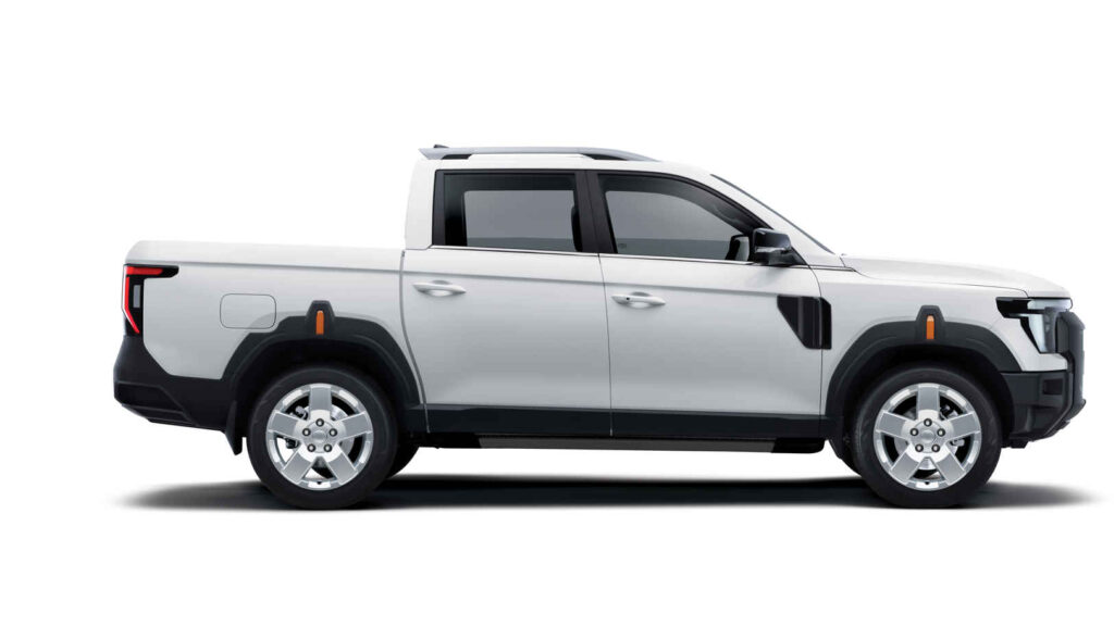 Rhino White Side 7x5 1024x576 - Station Garage Torphins (Grampian) Ltd