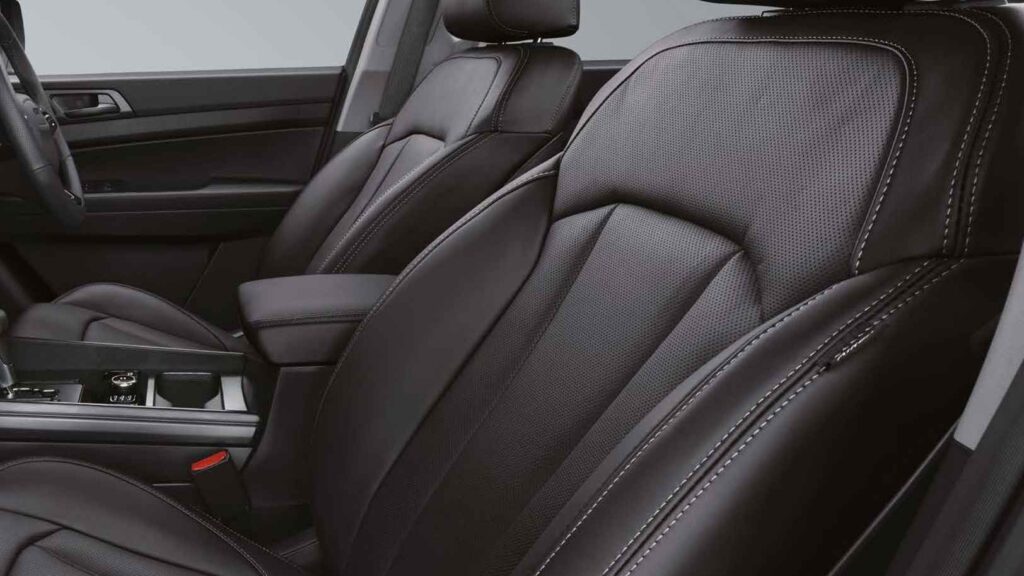 Rhino Leather Seat 7x5 1024x576 - Station Garage Torphins (Grampian) Ltd