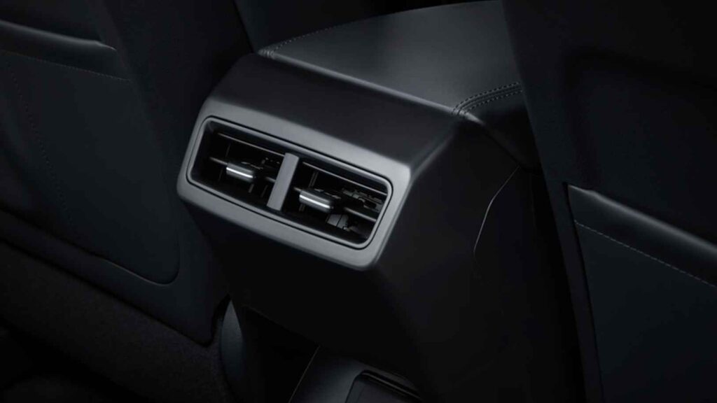 Interior Rear Air Vent 1024x576 - Station Garage Torphins (Grampian) Ltd